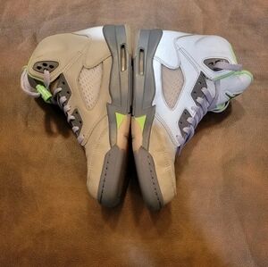 Air jordan retro 5 green bean shoes, mens size 5.5, women's 7